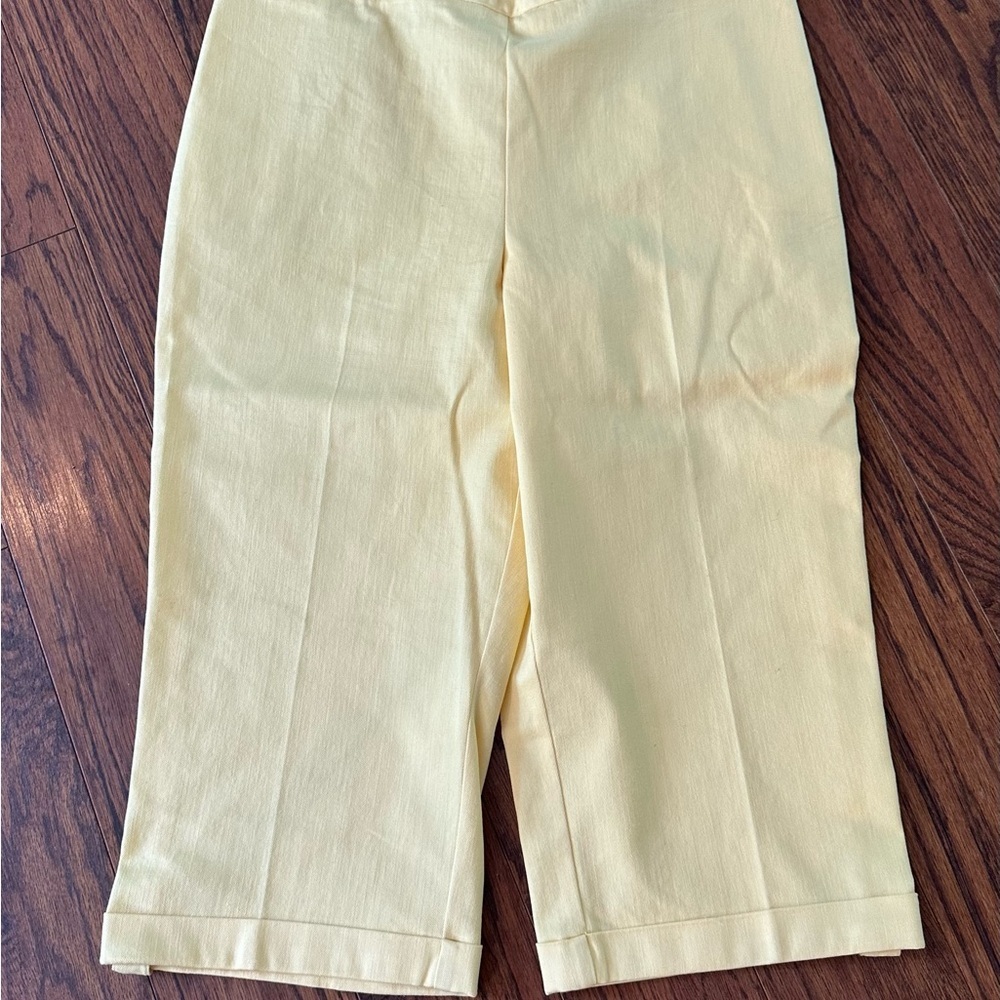 Alfred Dunner Yellow Structured Capris